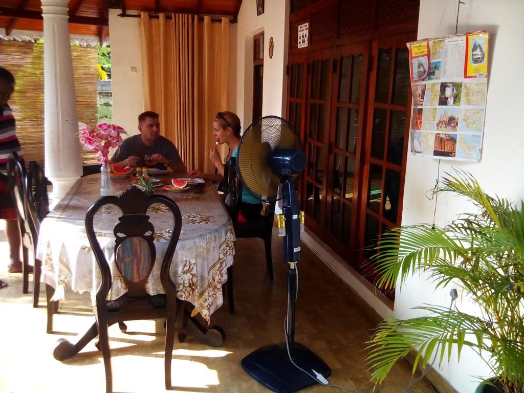 Lakshmi Family Villa Negombo Buitenkant foto