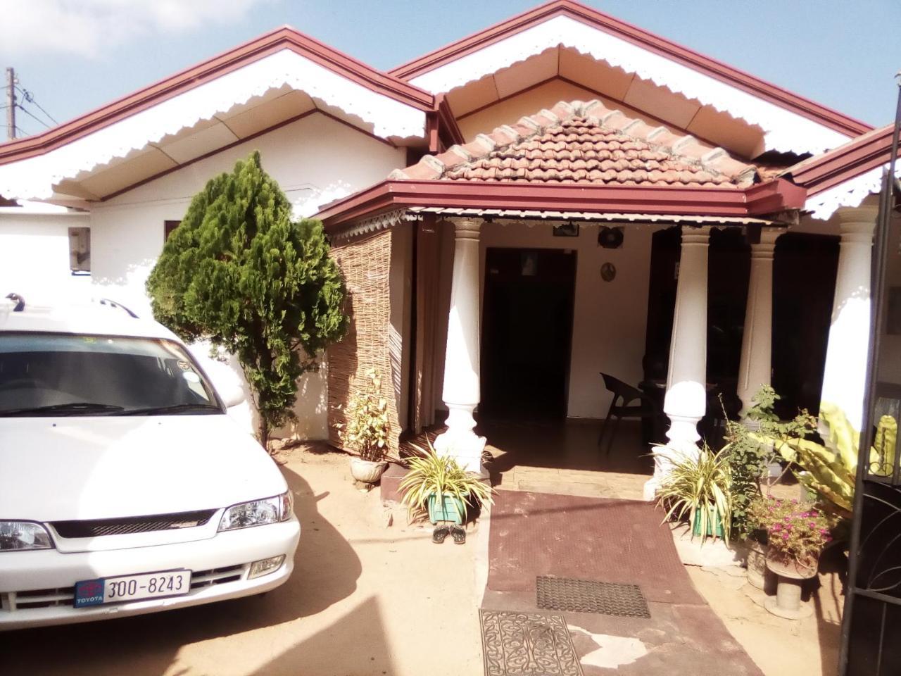 Lakshmi Family Villa Negombo Buitenkant foto